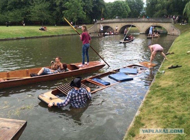 В этой деревне нет привычных дорог