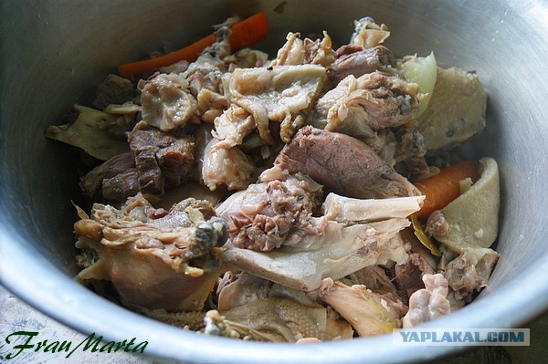 Холодец, С говядиной, свининой и курицей