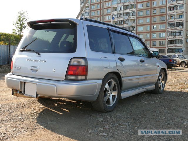 Subaru Forester vs UAZ