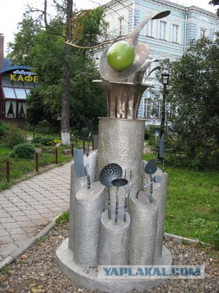 Курьезные памятники Украины