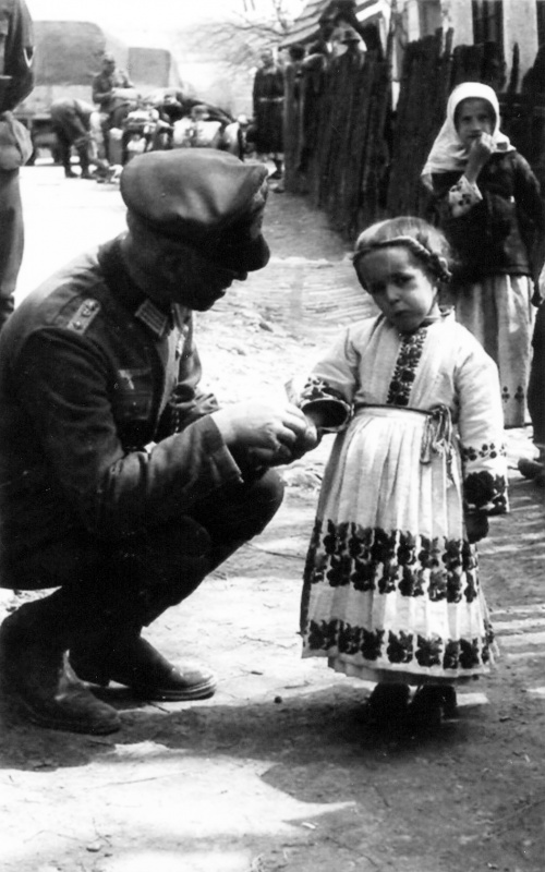 Начало войны. Фото с той стороны