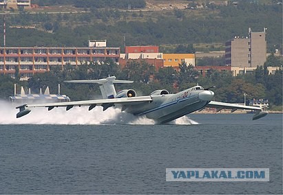 БЕ-200, спуск на воду и взлет с воды