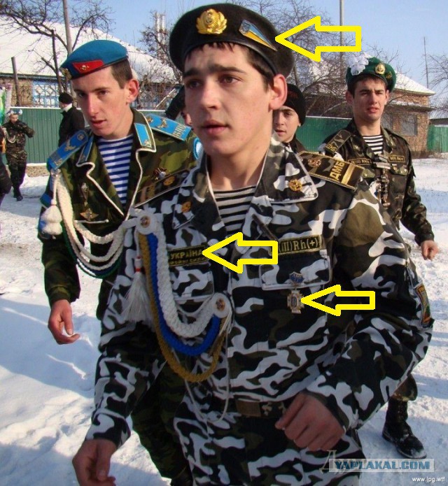 Солдат шьет - служба идет