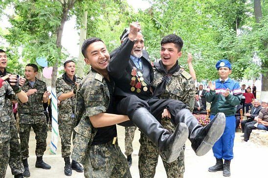 С днём победы! Всех с Праздником, всем мира!