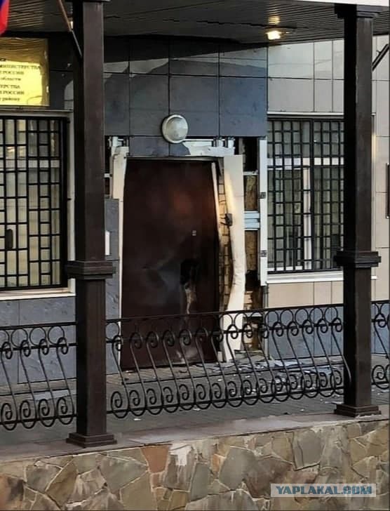 На отдел полиции в Воронежской области совершено нападение. Вскоре там же прогремел взрыв