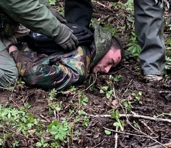 Преступник зарезал полицейского