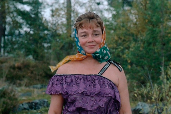 Грудь крючком скручивается!