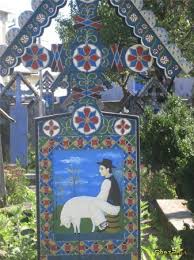 Необычные надгробья