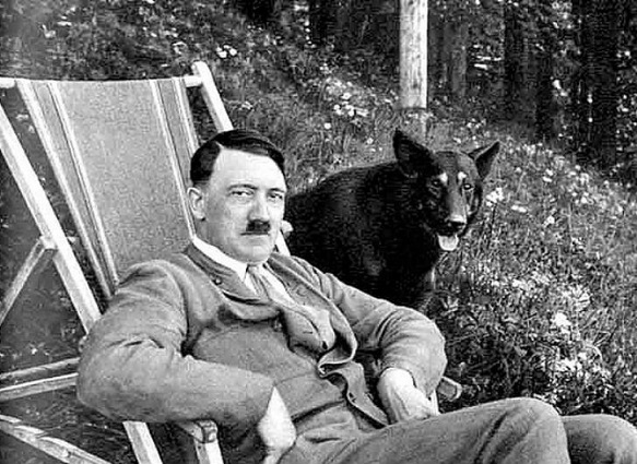 Он просто играет