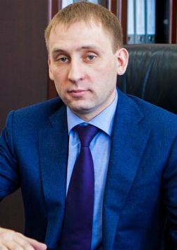 Молодого и редкого леопарда застрелили, когда он захотел напасть на министра экологии России Александра Козлова