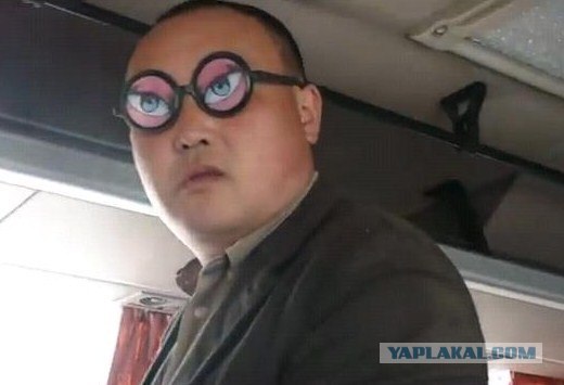 Китаец на али что то темнит