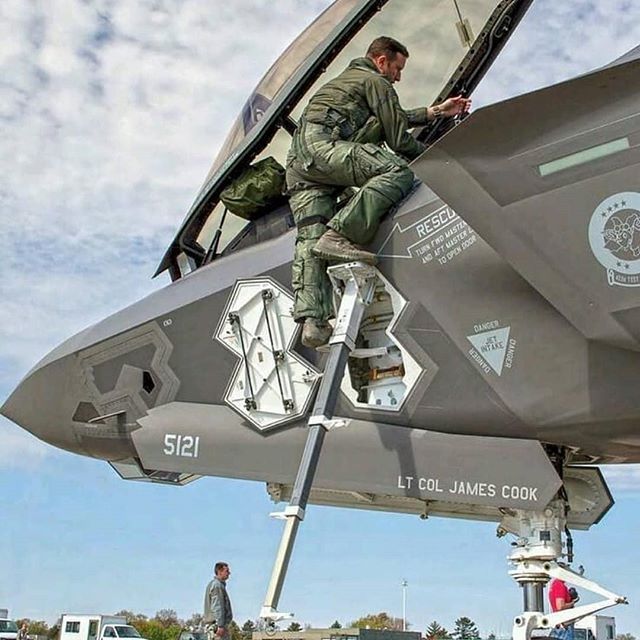Интересная конструкция F-35