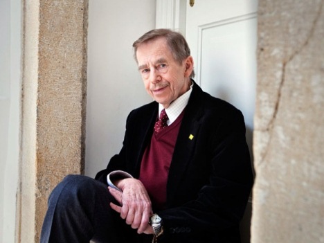 Как просто Трамп озвучивает убийство простых людей: - Плохое поведение, садись два, дневник на стол