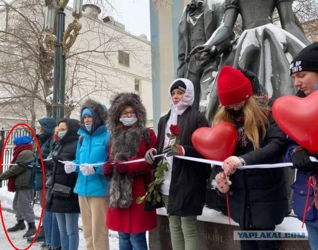 В Хабаровске началась акция в поддержку арестованного блогера Навального