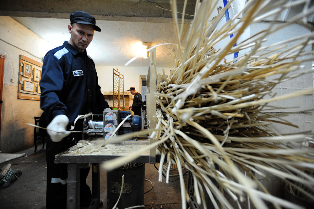 Труд осужденных. Труд осужденных к лишению свободы. Работа для осужденных. Работа для осужденных. Форма заключенных.