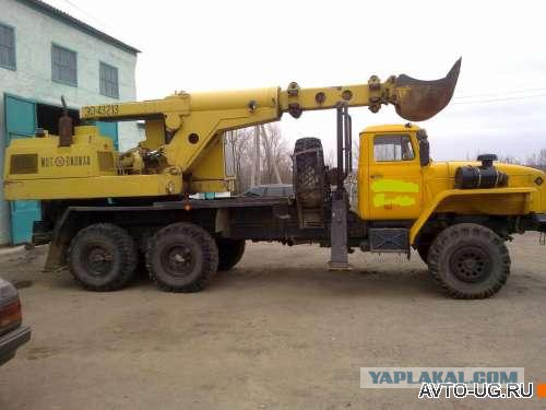 Украинских солдат хоронят траншейным способом
