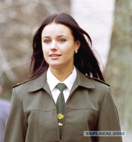 Женщины в форме.