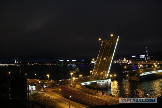 Как устроен Дворцовый мост в Санкт-Петербурге