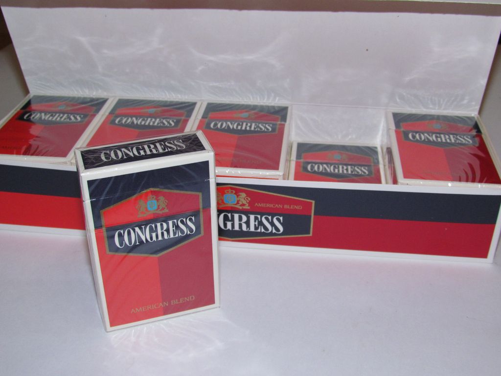 Купить сигареты наложенным. Конгресс сигареты в СССР. Американские сигареты из 90х. Сигареты 90 американские. Сигареты Винстон из 90-х.