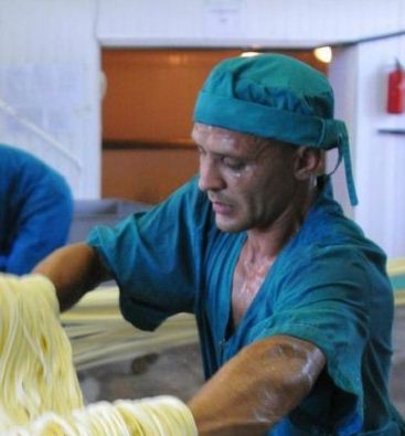 Как в Хакасии делают ниточный сыр