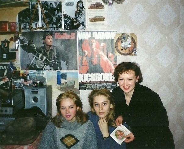 Девчата 90-х и 00-х