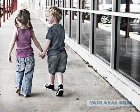 Молодо-зелено.