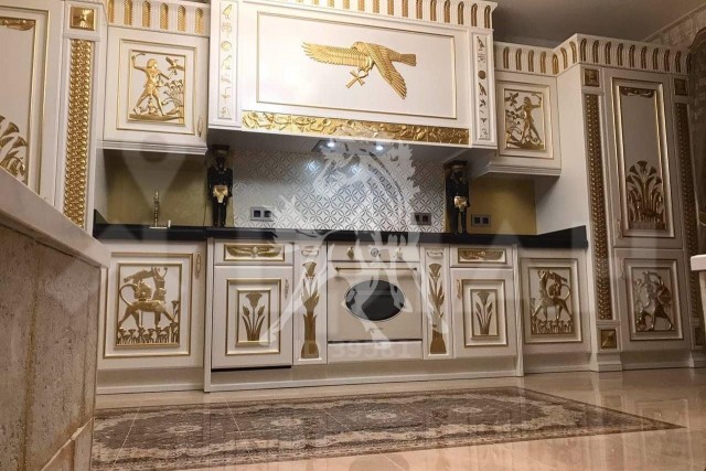 Жизнь обычного московского фараона на 184 квадратных метрах "пирамид"
