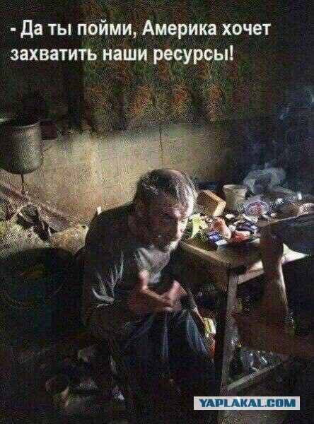 Школы в Курске обкладывают мешками с песком и бетонными блоками, чтобы обеспечить безопасность. Фасады укрепляют дети, родители и учителя