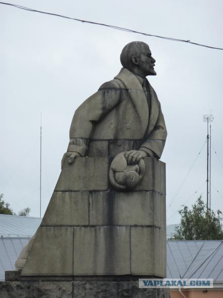 Памятники Ленину