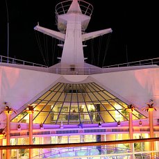О новом городе развлечений на воде: инаугурационный круиз на гиганте Harmony of the Seas