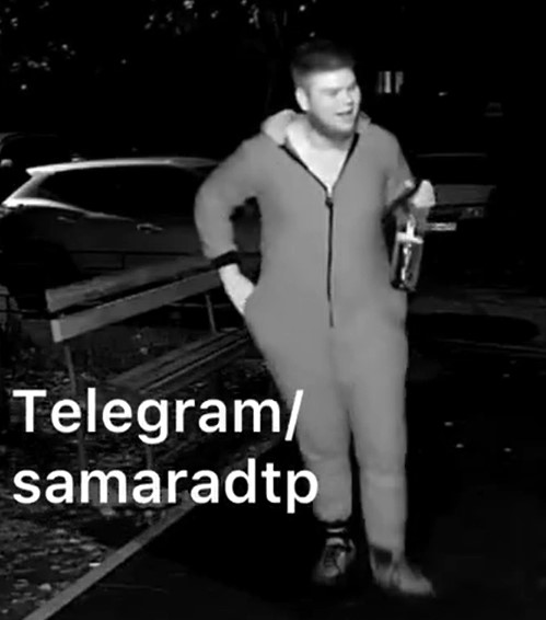 Зайчик к своему парню приехал...