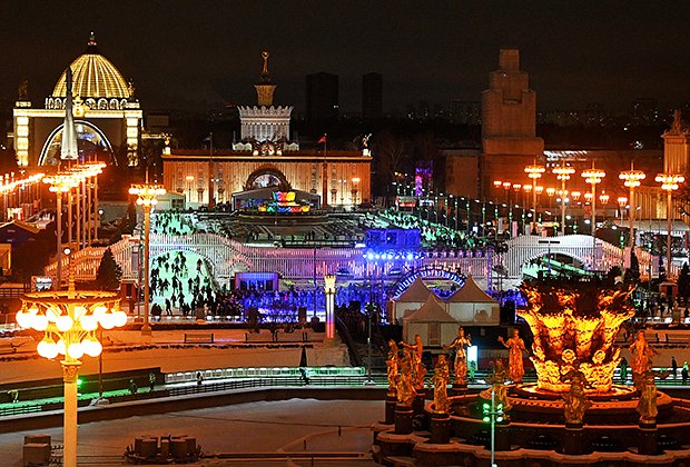 Не время веселиться? Как в регионах отменяют Новый год