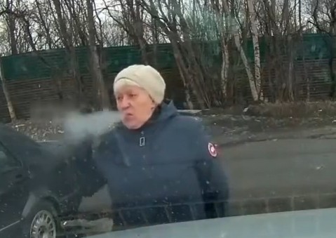 «Человек подъедет сюда с ребенком на ночь машину ставить»