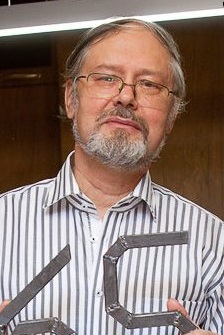 Подарок отцу на 65-летие своими руками