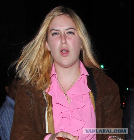 Дочь Брюса Уиллиса прогулялась топлесс