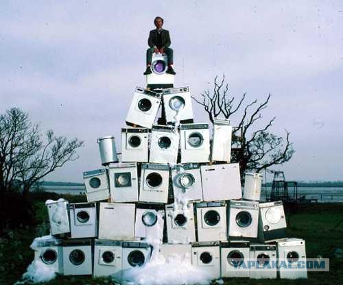 Первое в мире «капсульное» жилое здание — снаружи и изнутри