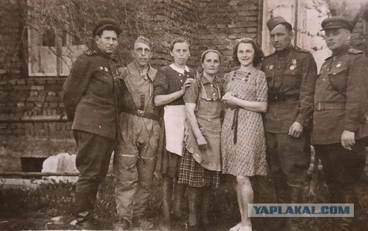 Фотографии связанных с историей Красной и Советской Армии.