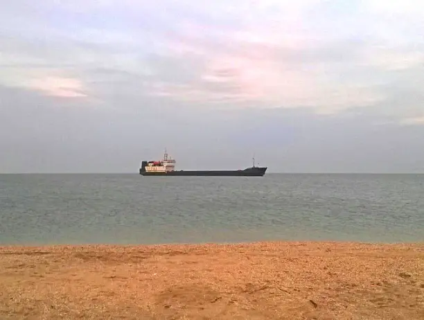 Сухогруз с кукурузой начал тонуть в Азовском море