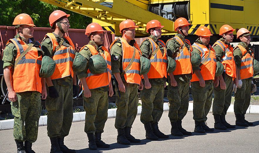 Дефицит кадров на заводах в Госдуме предлагают компенсировать за счёт призывников