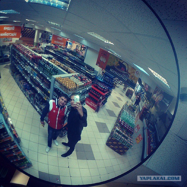 Ореховский гопарь провоцирует ОМОН