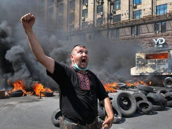 Кто из Киева просветите.