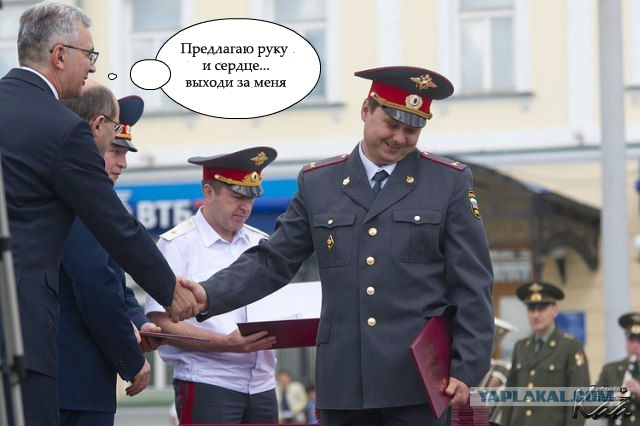 Фотожаба: Скромный милиционер
