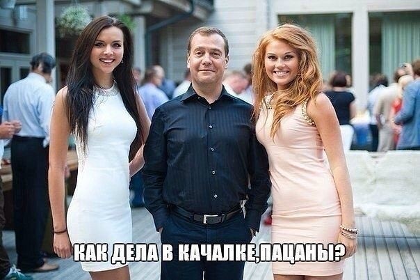 Месяц отжиманий на брусьях