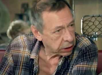 Что делает мужчина перед свиданием с любовницей?