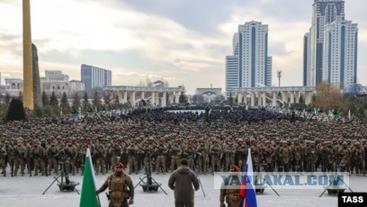 В Санкт-Петербурге чеченцы поставили подростков на колени из-за выложенных фото, на которых стражи правопорядка макнули горцев бородами в грязь