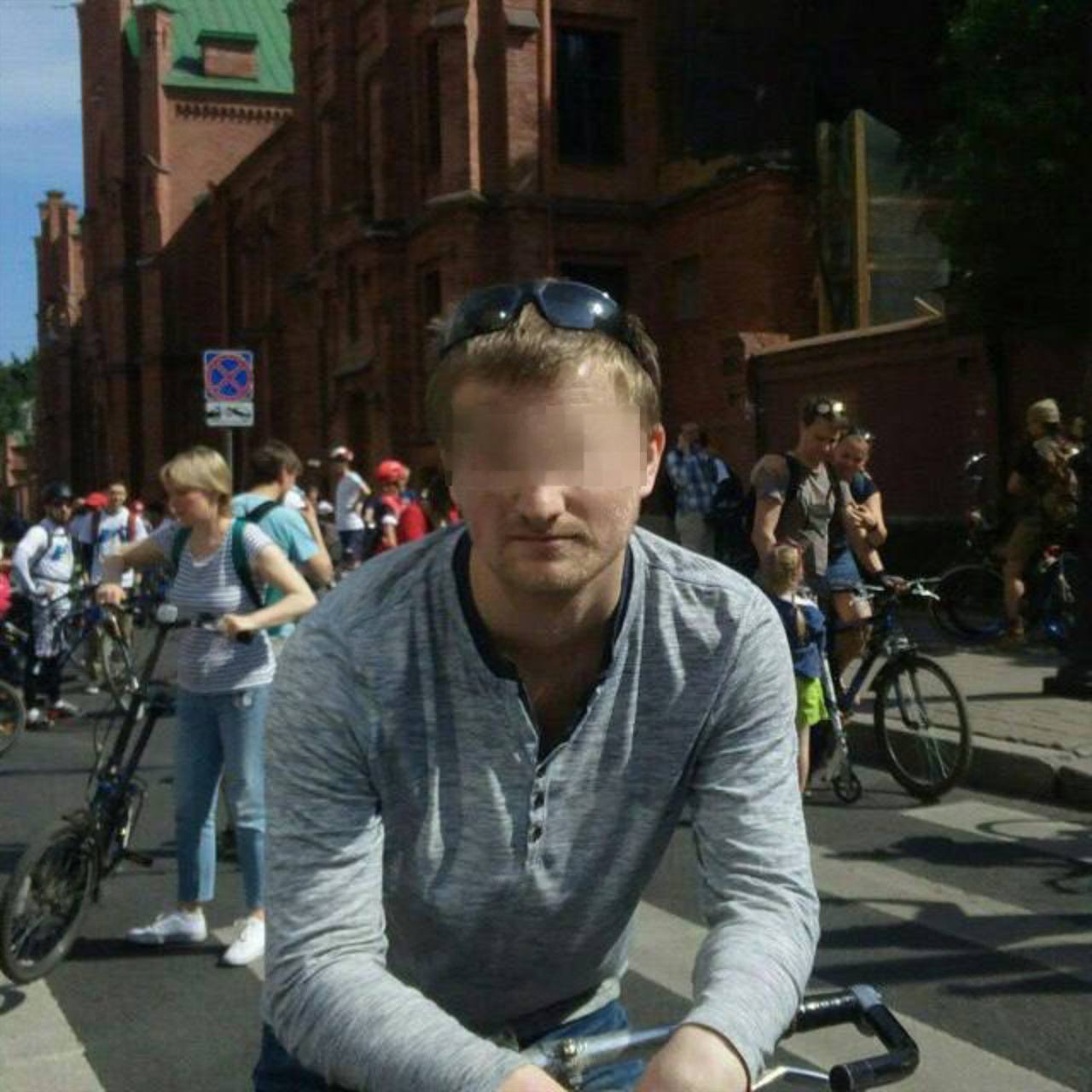 В Петербурге мужчина расстрелял коллег из лука на проходной завода