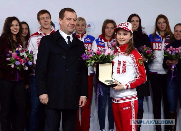 Победителям Олимпийских игр вручены ключи от авто