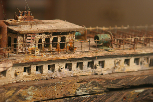 Модели древних судов из вторсырья