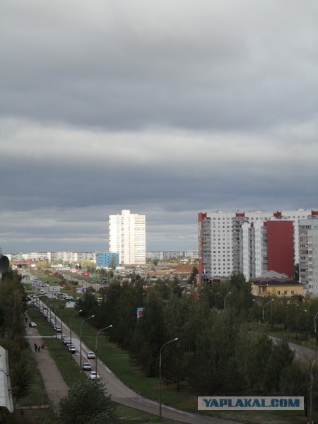 Набережные Челны с высоты и завод КамАЗ.