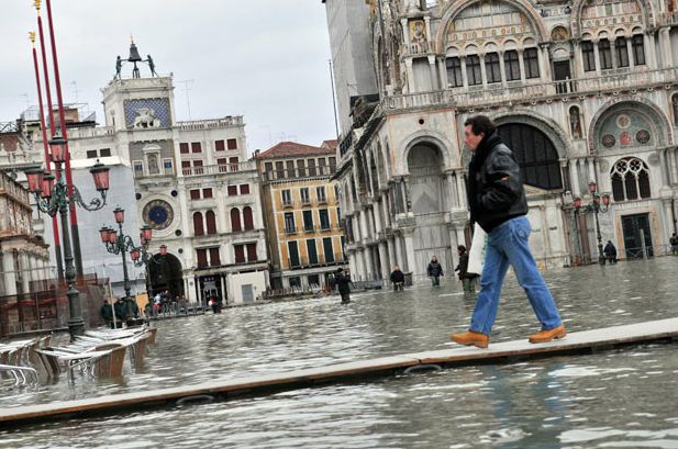 Наводнение в Венеции - теперь еще больше воды